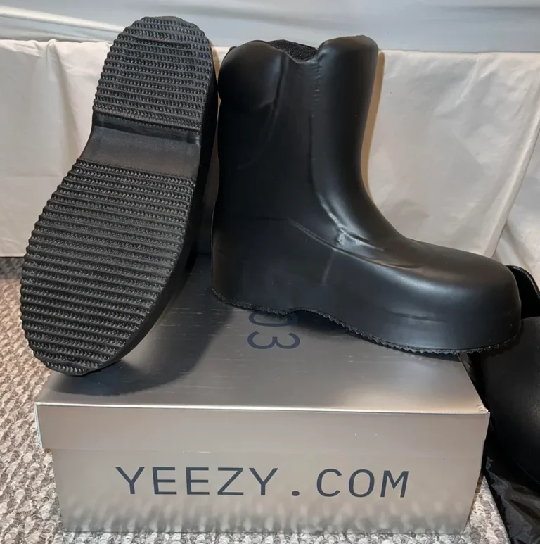 Read more about the article The Yeezy boots SL-03 are finally here : everything you need to know