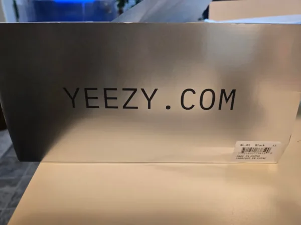 Yeezy BL-01 Packaging