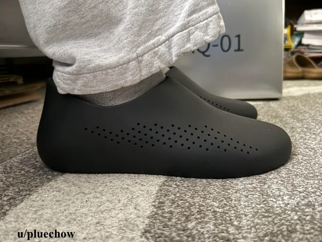 Yeezy Water Shoes AQ-01 Review and Sizing