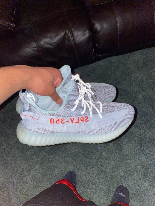 Yeezy 350 V2 Blue Tint on feet, photo by Reddit user u/ajlewis8643