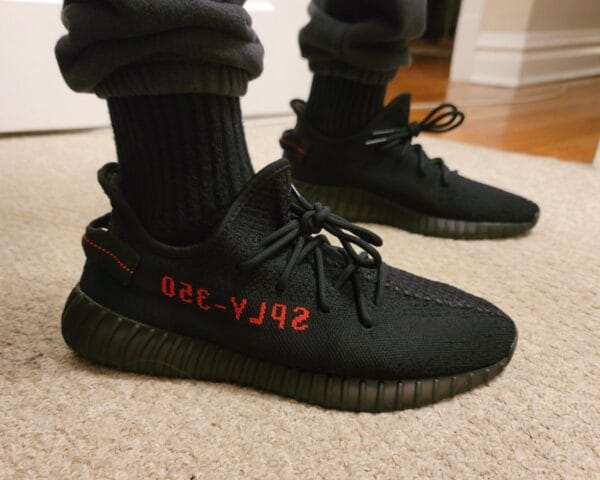 Yeezy 350 V2 Bred, photo by Reddit user u/djberto