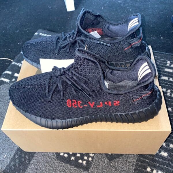 Yeezy 350 V2 Bred, photo by Reddit user u/VirileVista