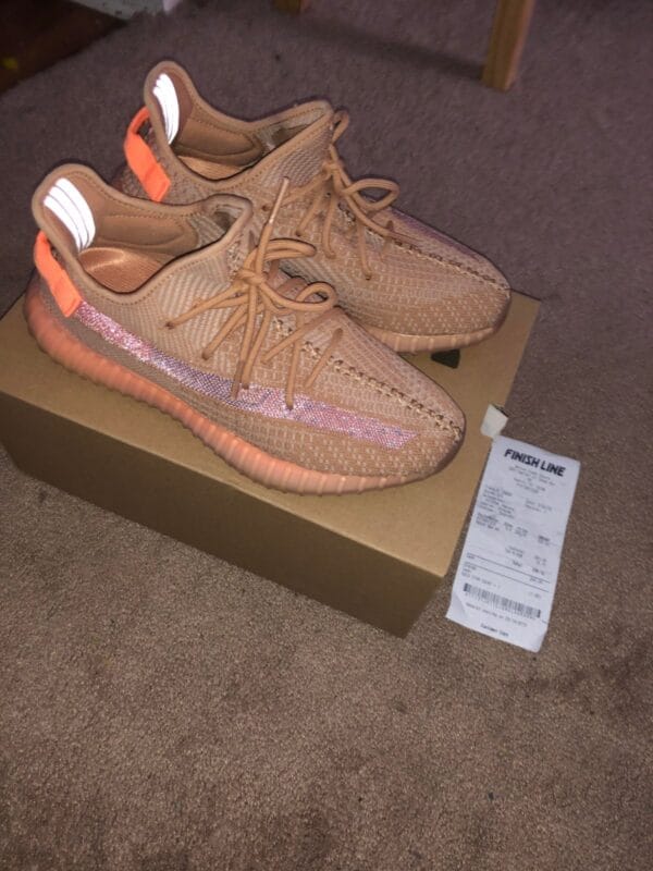 Yeezy 350 V2 Clay on feet, photo by Reddit user u/observingmoon