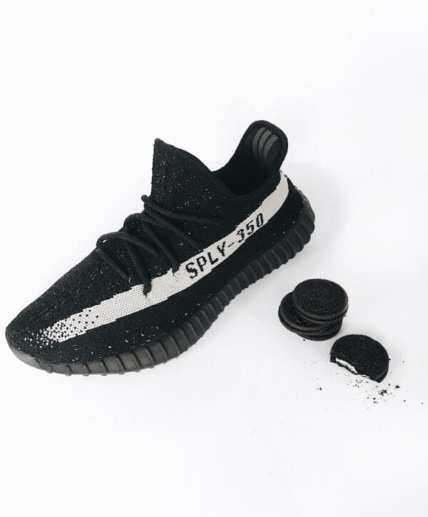 Yeezy 350 V2 Oreo side profile, photo by Reddit user u/Addybng