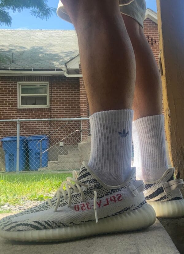 Yeezy 350 V2 Zebra on feet, photo by Reddit user u/OsO_91