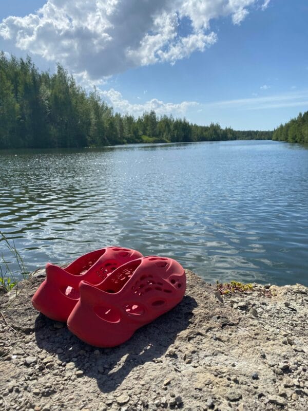 Yeezy Foam Runner Vermilion on feet, photo by Reddit user u/RexFox999