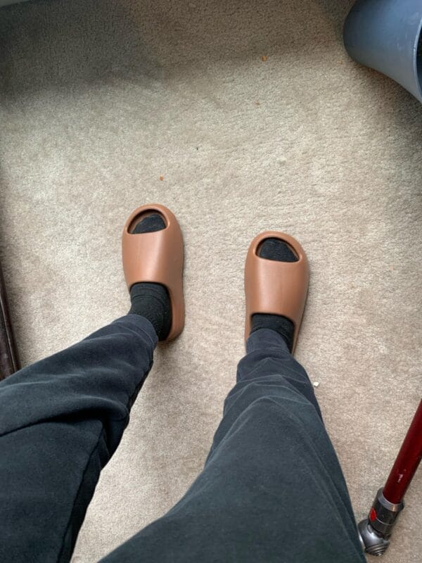 Yeezy Slide Flax on feet, photo by Reddit user u/Accurate_Ad6078