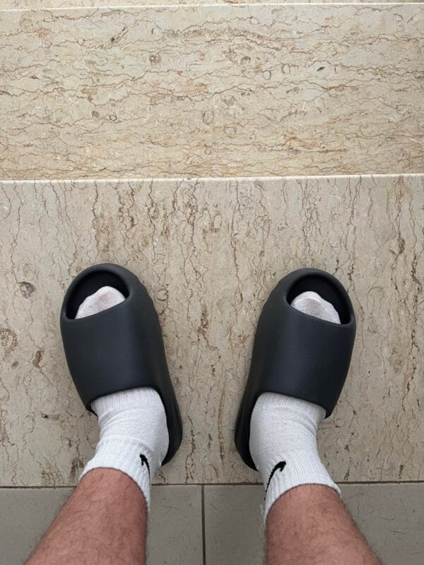 Yeezy Slide Granite on feet, photo by Reddit user u/Reasonable_Insect306