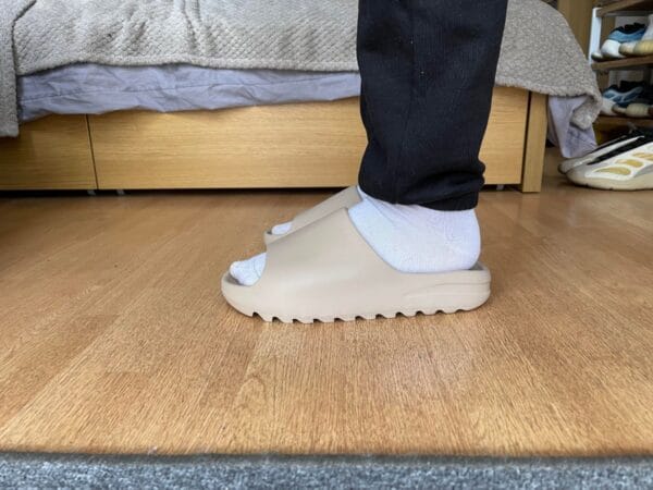 Yeezy Slide Pure on feet, photo by Reddit user u/ZeligD